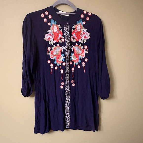 Solitaire Tops - Solitaire Embroidered Blouse Top Navy Floral Bohemian‎ Button Up Sz Medium